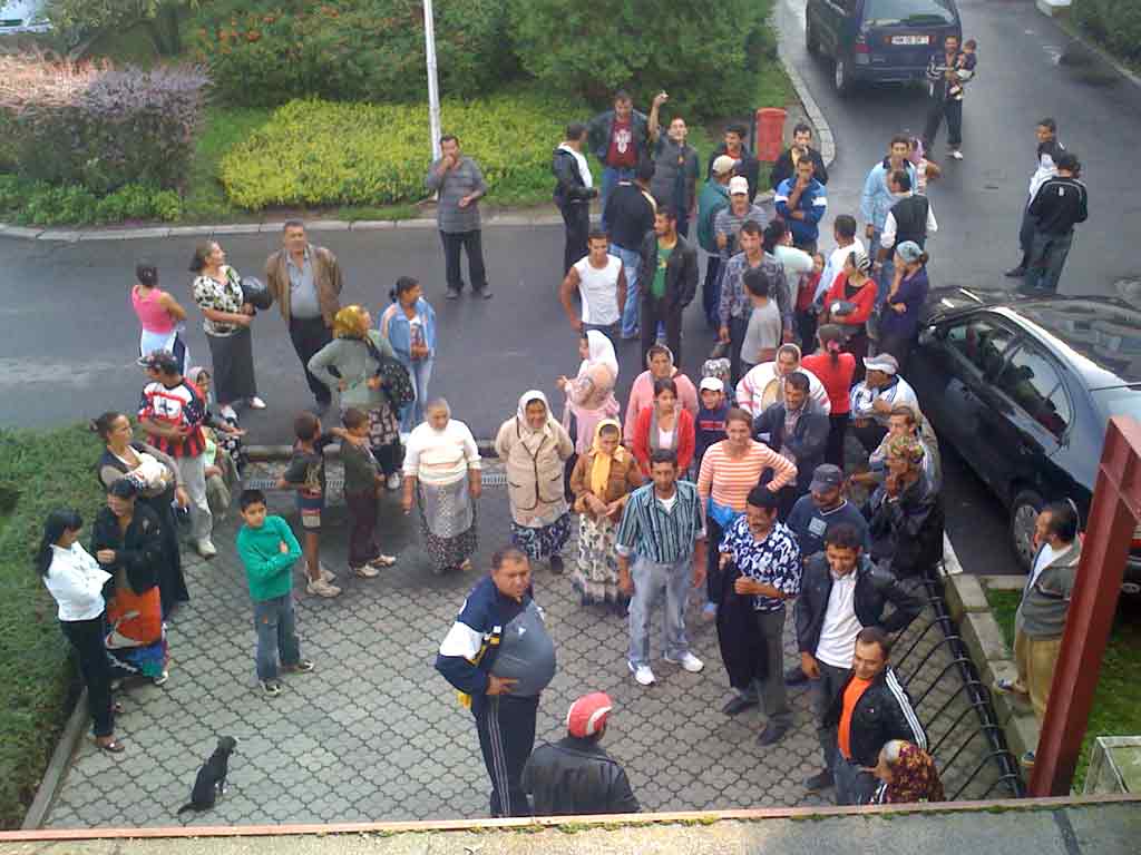 Foto protest Primaria Baia Mare, 10 septembrie 2010 (c) eMaramures.ro